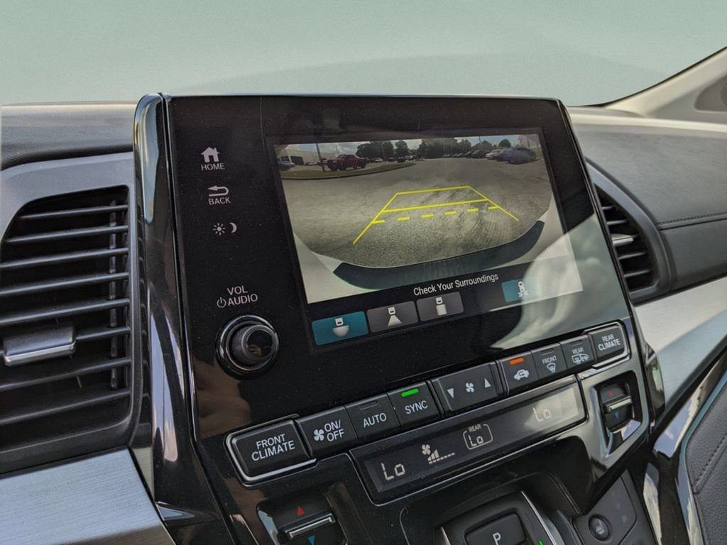 Used 2022 White Honda Touring image 24