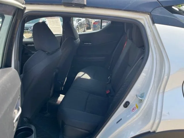 Used 2019 Blizzard Pearl w/Black Roof Toyota XLE image 13