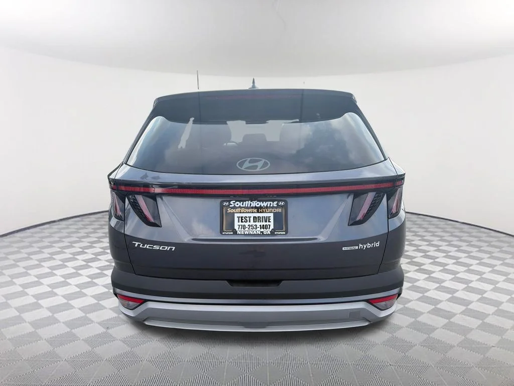 Used 2025 Gray Hyundai SEL Convenience image 6