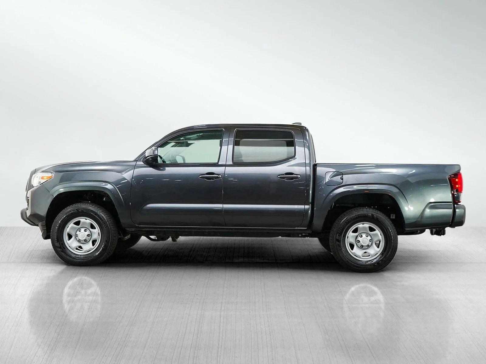 Used 2022 Toyota Tacoma SR with VIN 3TMCZ5AN4NM492157 for sale in Burnsville, Minnesota