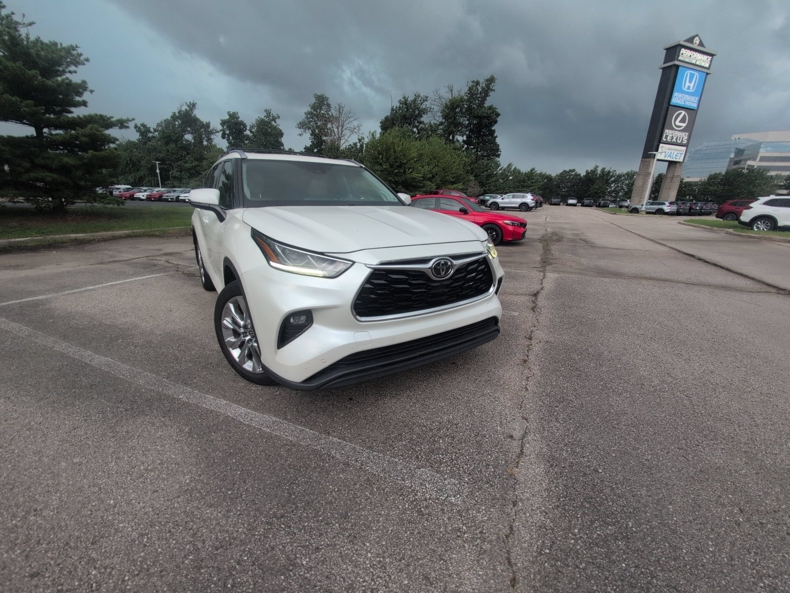 Used 2020 Blizzard Pearl Toyota Limited image 21