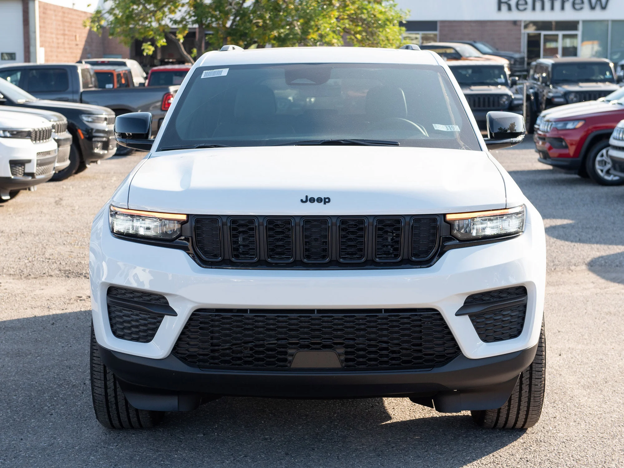 New 2025 White Jeep Altitude* 4x4, Sunroof, Trailer Tow Pkg, Heated Leather image 7