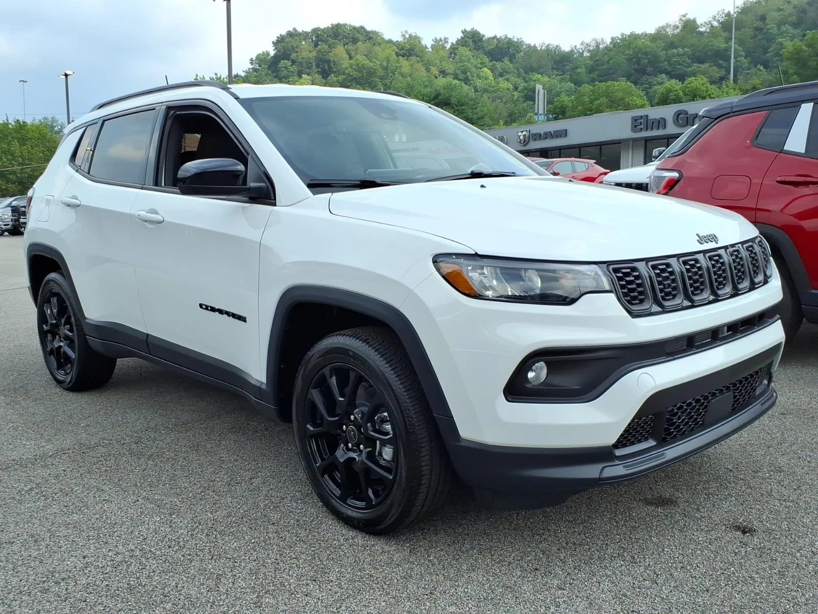 New 2026 Bright White Clear-Coat Exterior Paint Jeep Latitude image 1