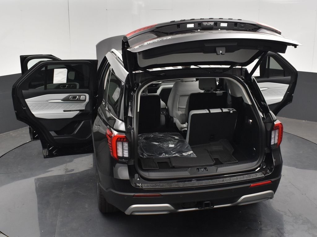 New 2026 Agate Black Metallic Ford Platinum™ image 35