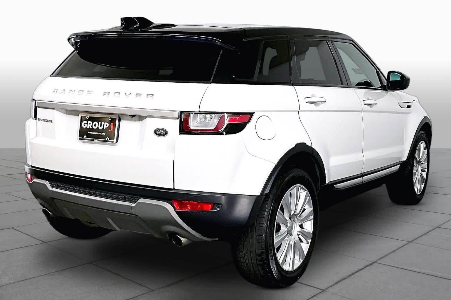 Used 2018 Fuji White Land Rover HSE image 13