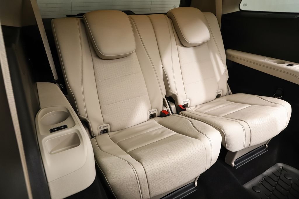 New 2026 Polar White Mercedes-Benz GLS 450 image 13