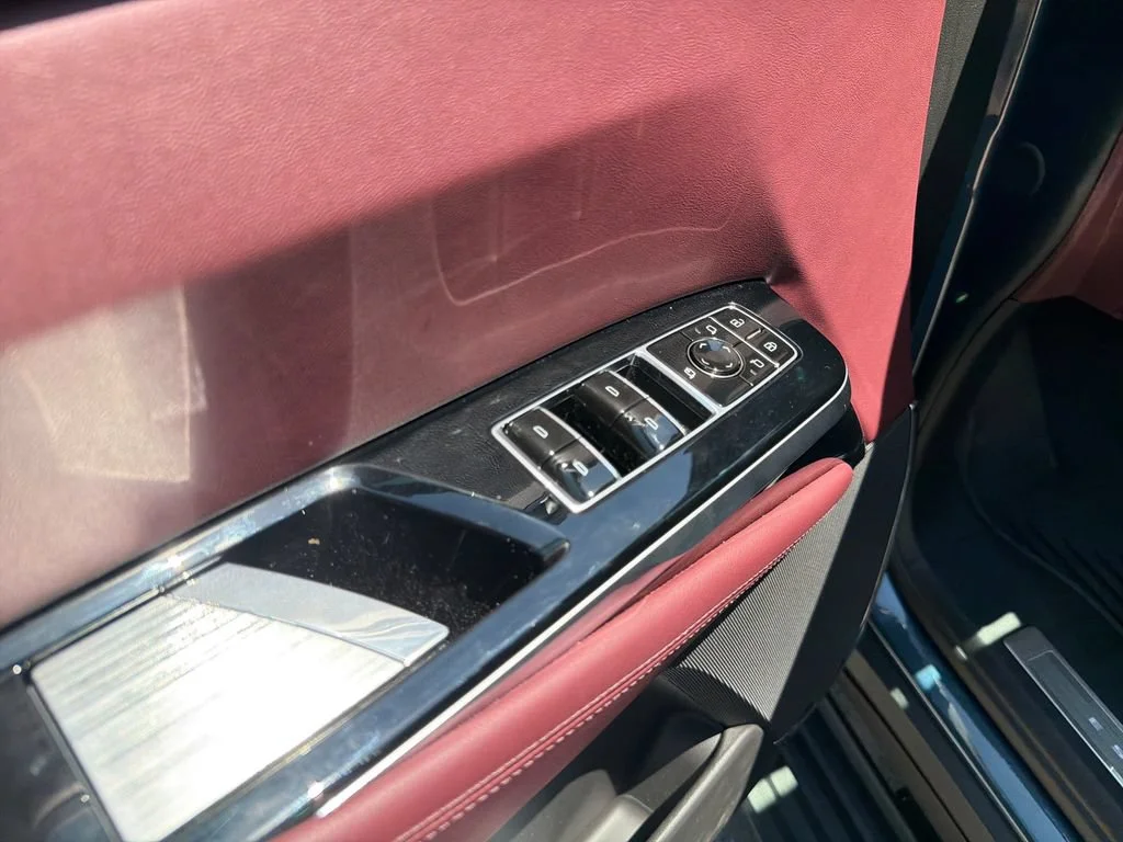 2026 Cadillac Escalade Sport - Photo 17