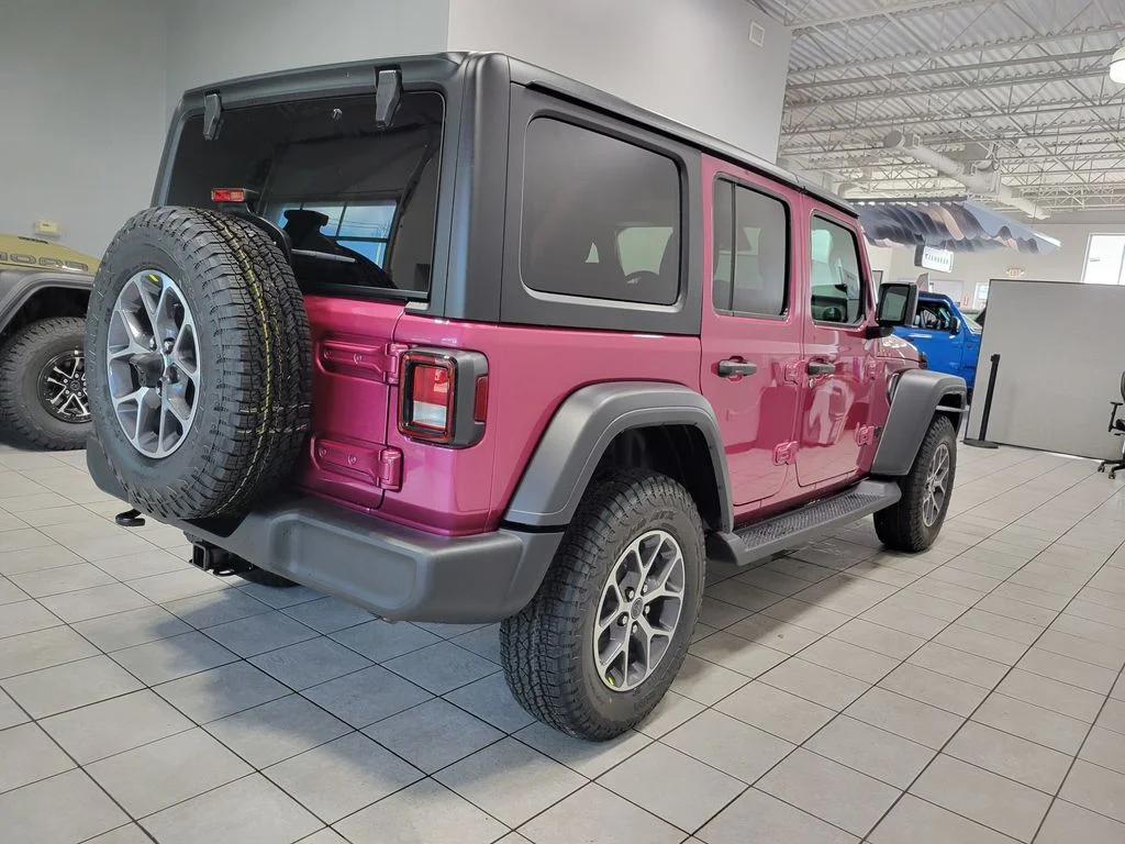 New 2026 Tuscadero Pearlcoat Jeep Sport S image 6