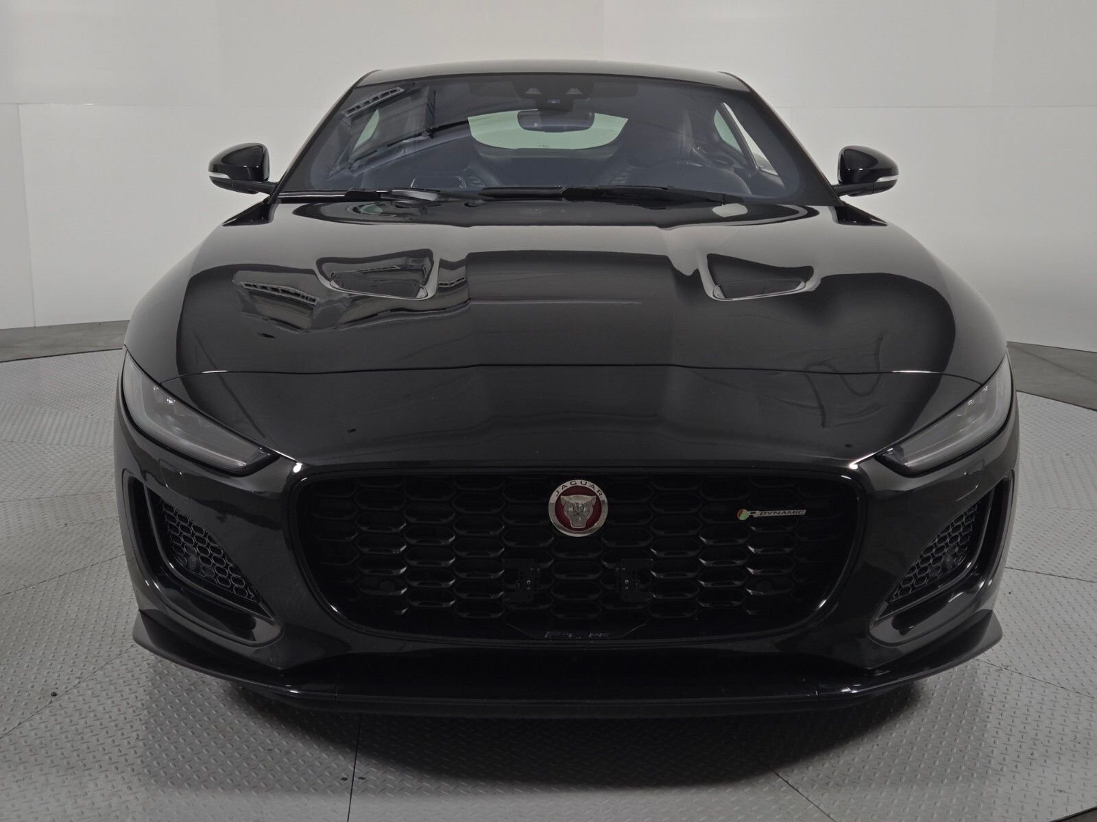 2023 Jaguar F-TYPE R-Dynamic - Photo 8