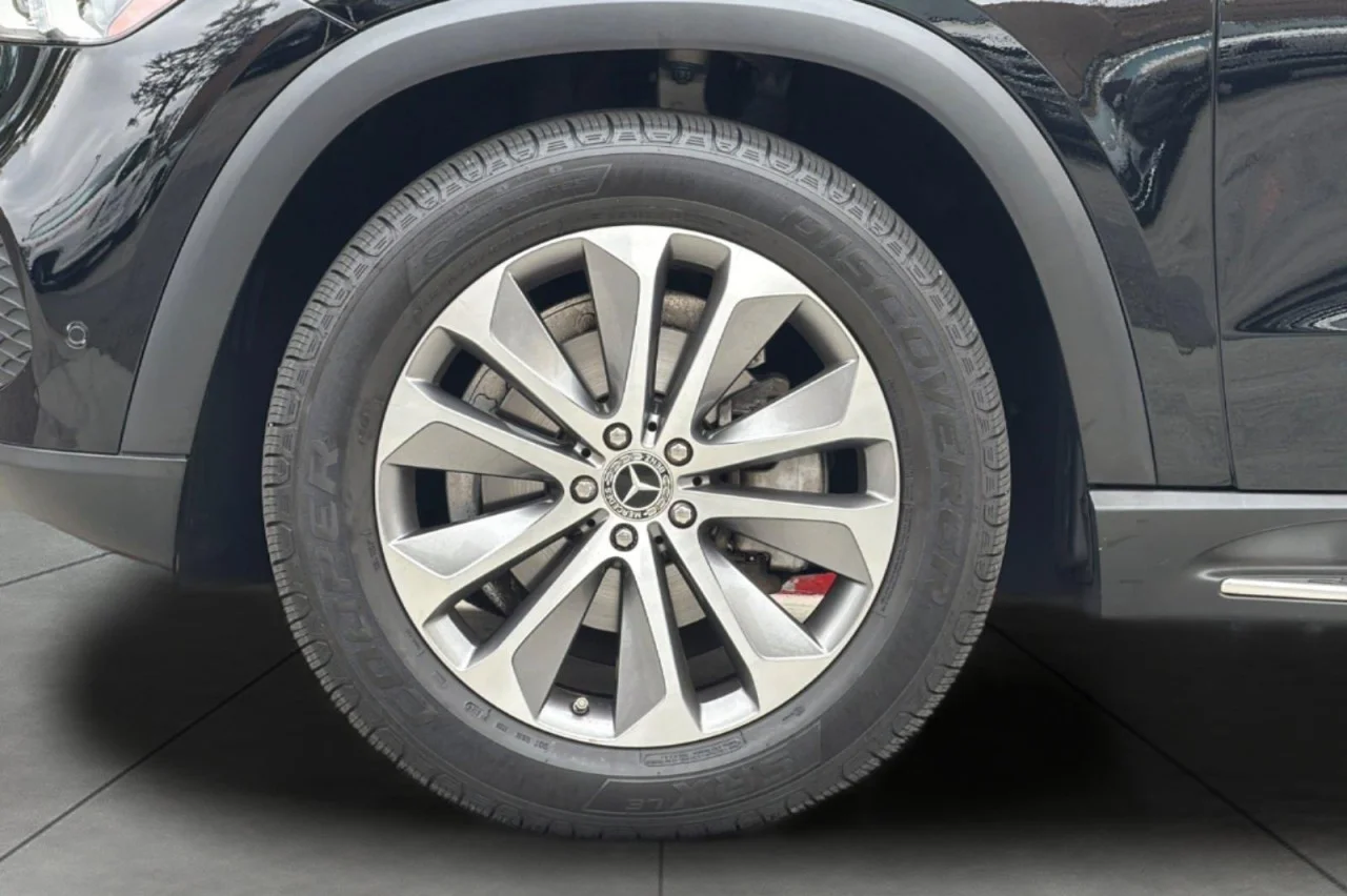 Used 2020 Black Mercedes-Benz GLE 350 image 26