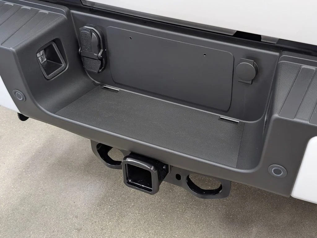 New 2026 Star White Metallic Tri-Coat Ford F-250® Lariat® image 32