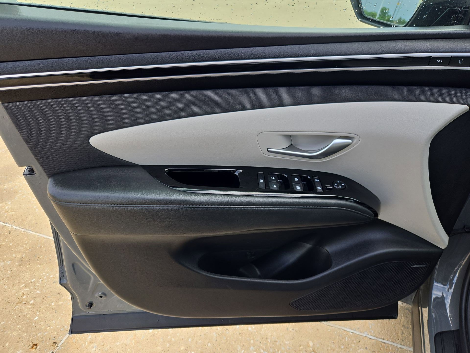 Used 2024 Hampton Gray Hyundai Limited image 13