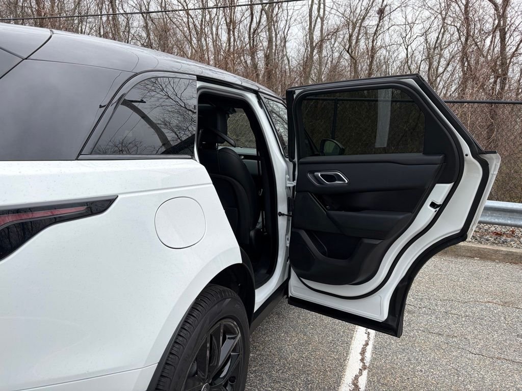 Used 2026 White Land Rover Dynamic SE image 16