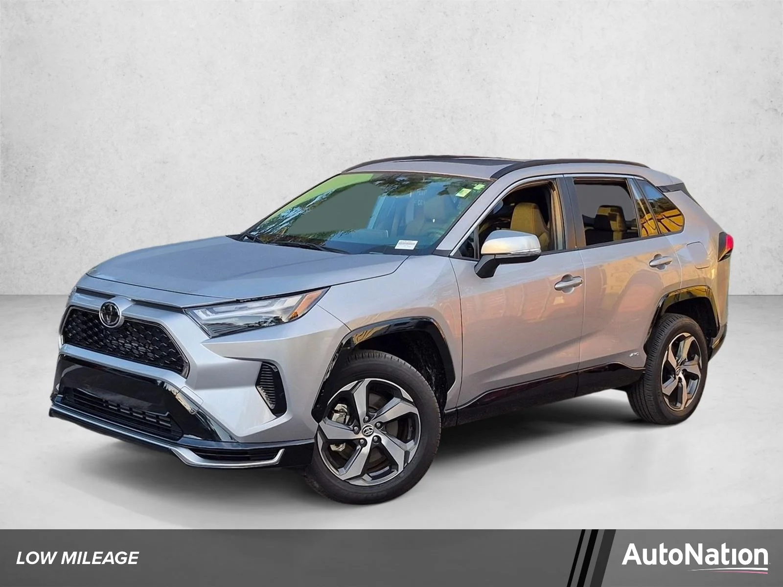 Used 2025 Silver Sky Metallic Toyota SE image 1