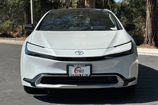 New 2027 Wind Chill Pearl <sup>1</sup> Toyota  XSE Premium image 9