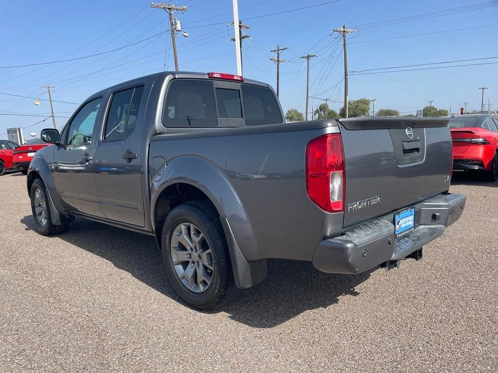 Used 2021 Gray Nissan SV image 5
