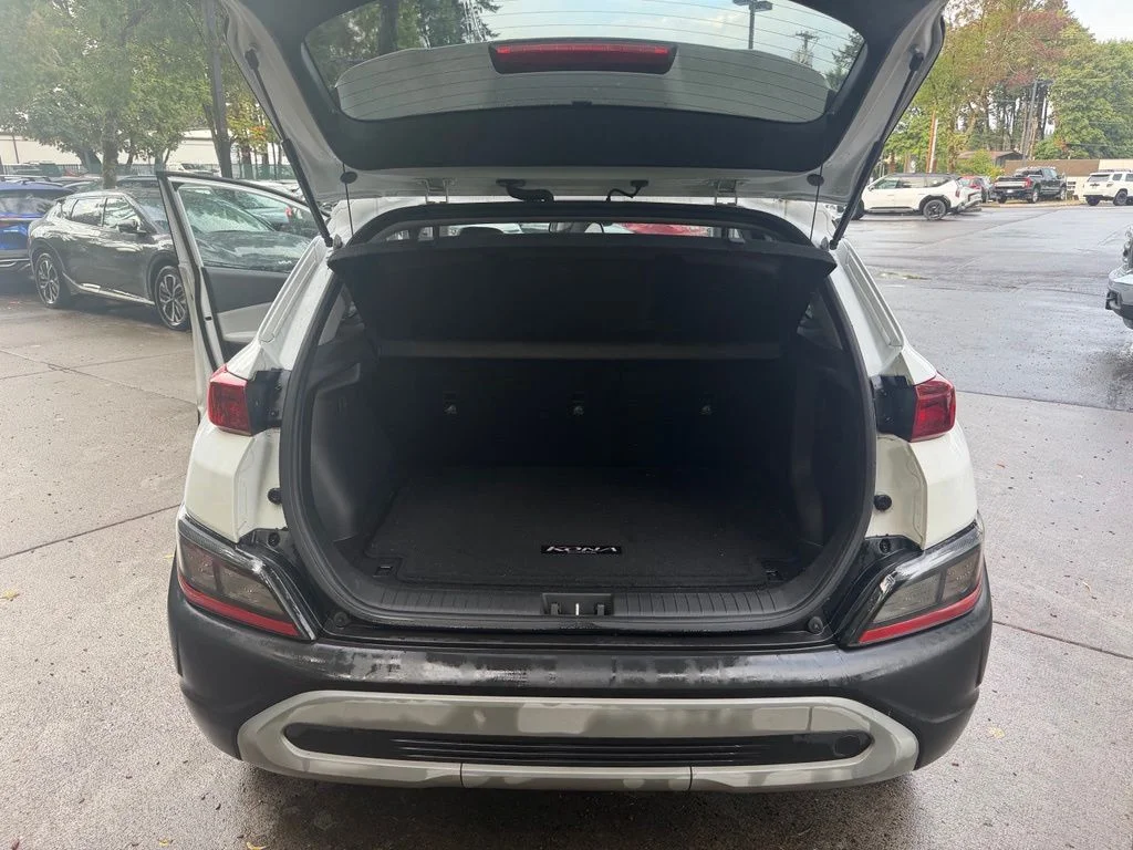 Used 2022 Lunar White Hyundai SEL image 15