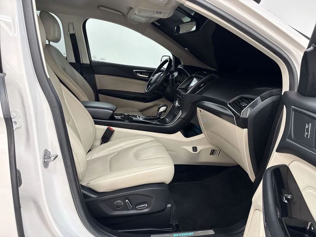 Used 2018 White Platinum Clearcoat Metallic Ford Titanium image 18