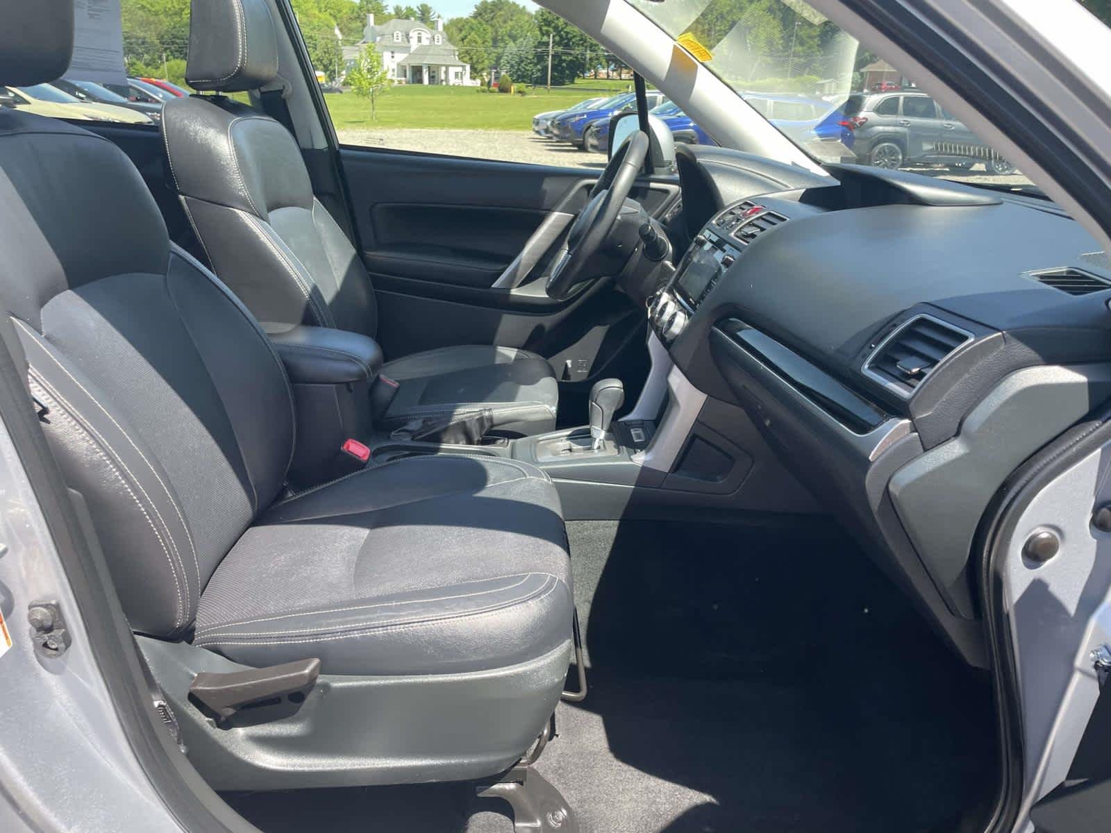 Used 2017 Ice Silver Metallic Subaru Limited image 19