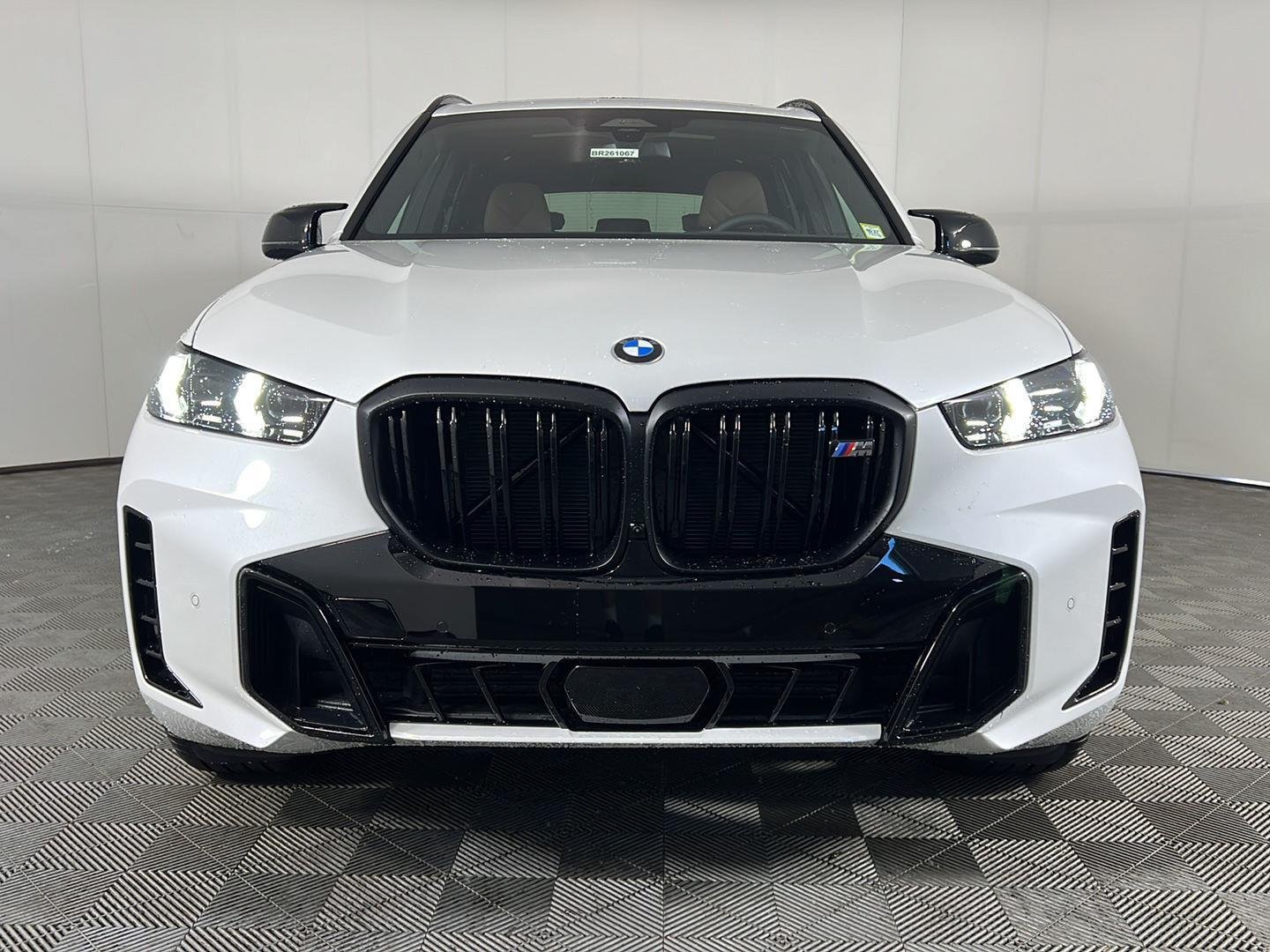 New 2026 Mineral White Metallic BMW M60i image 5