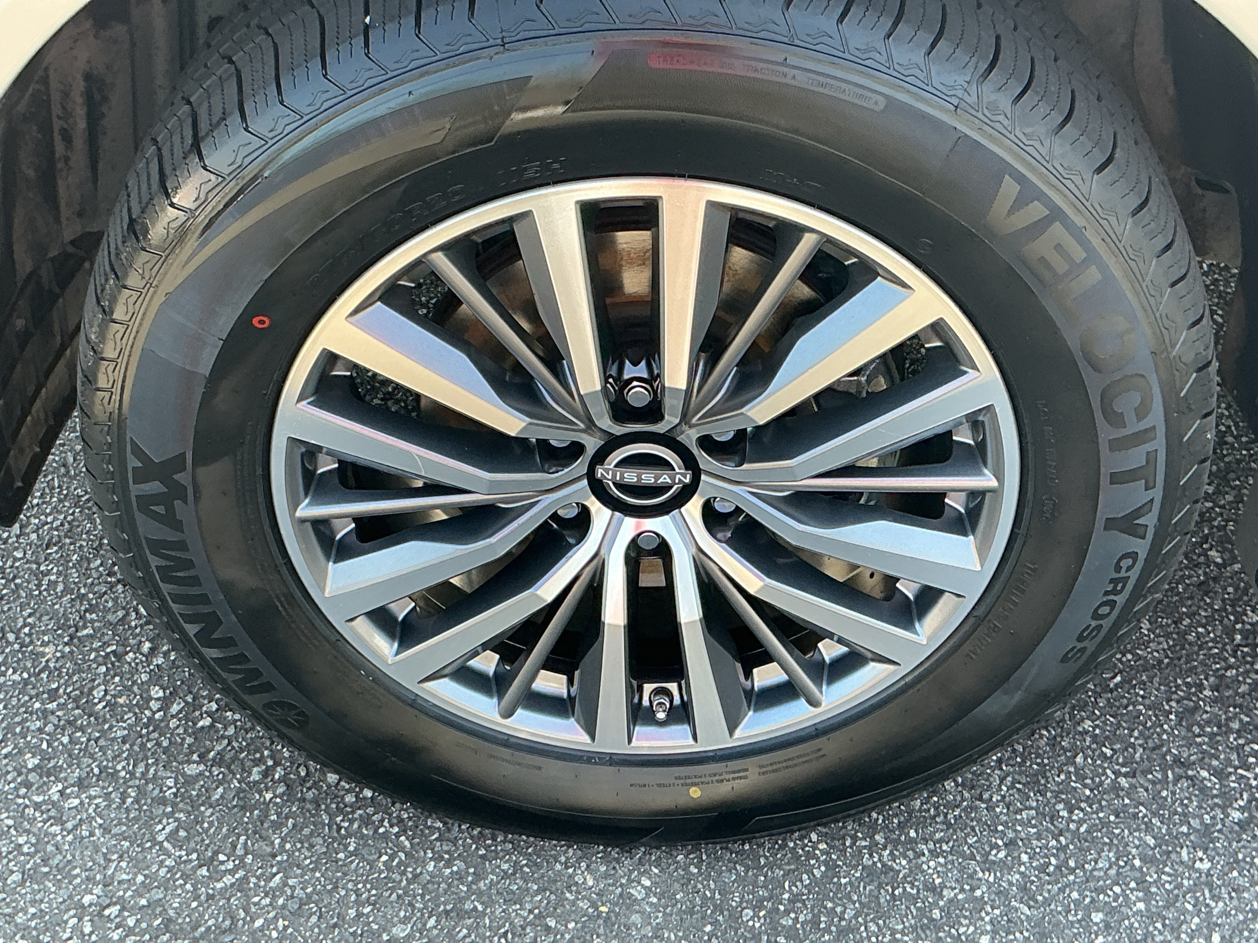 Used 2022 Brilliant Silver Metallic Nissan SL image 8