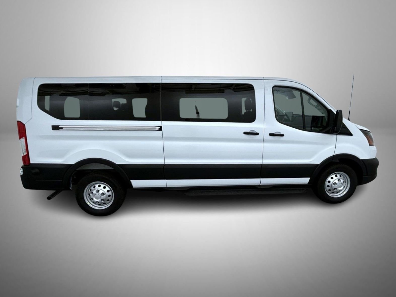 New 2026 Oxford White Ford XL image 4