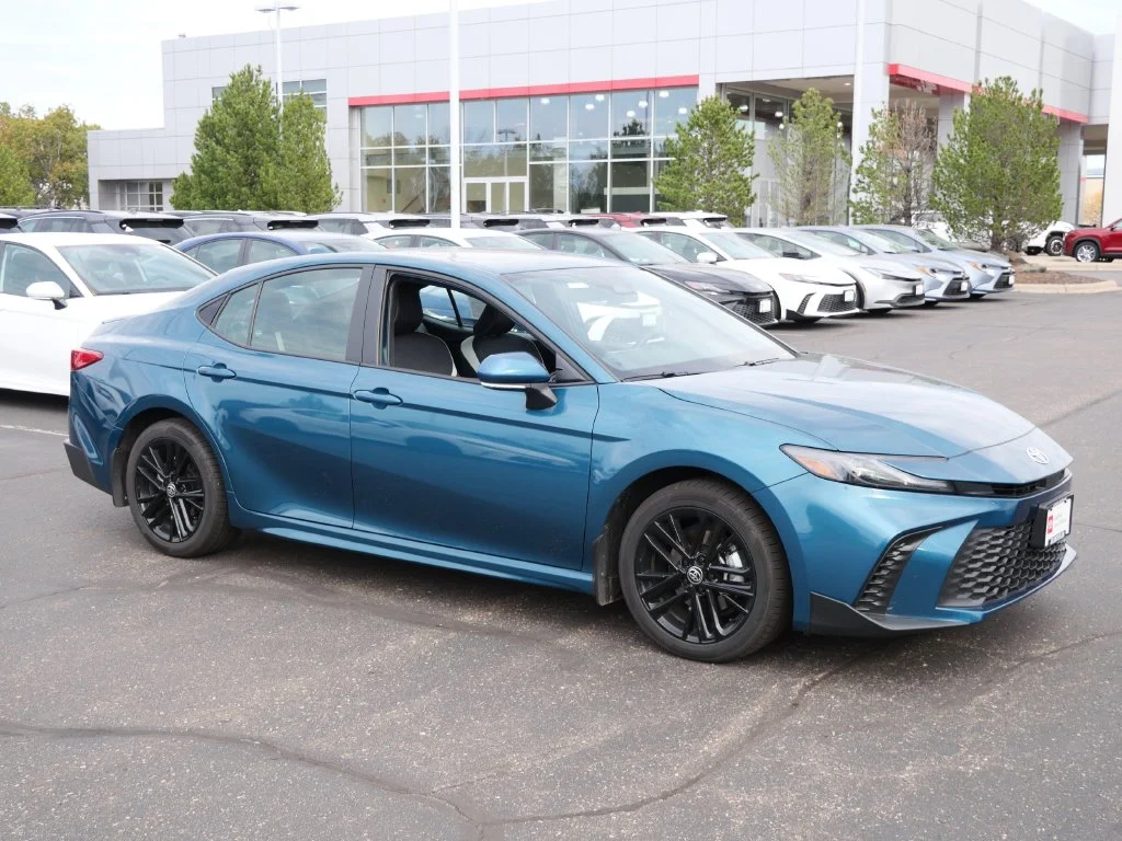 Used 2025 Toyota Camry SE with VIN 4T1DBADK2SU016690 for sale in Minneapolis, Minnesota
