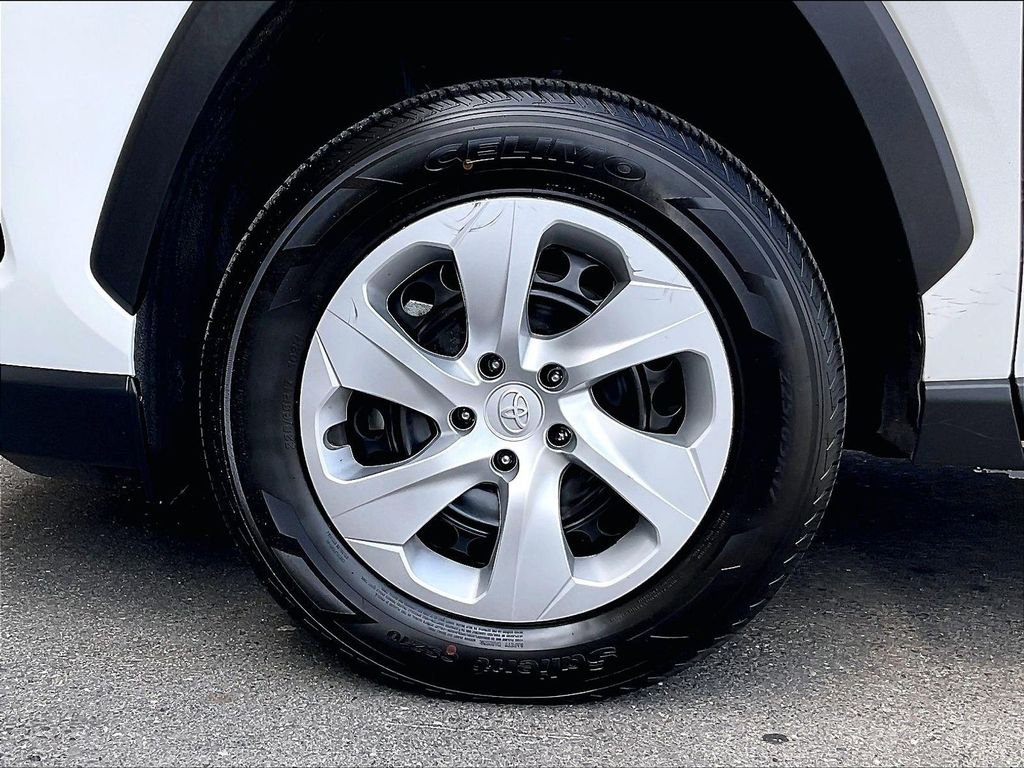 Used 2025 White Toyota LE image 7