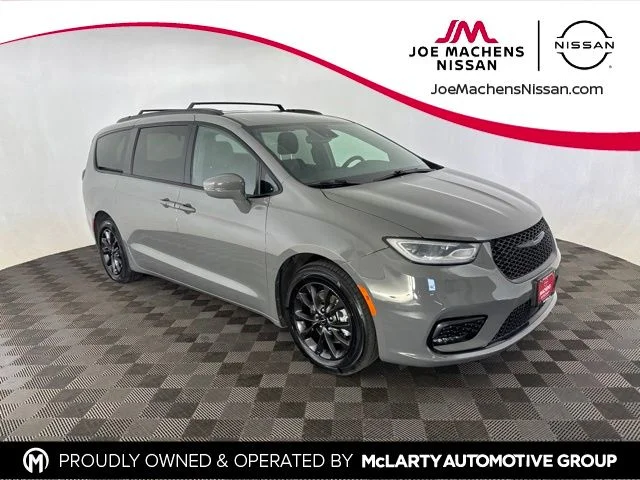 Used 2021 White Chrysler Touring image 1