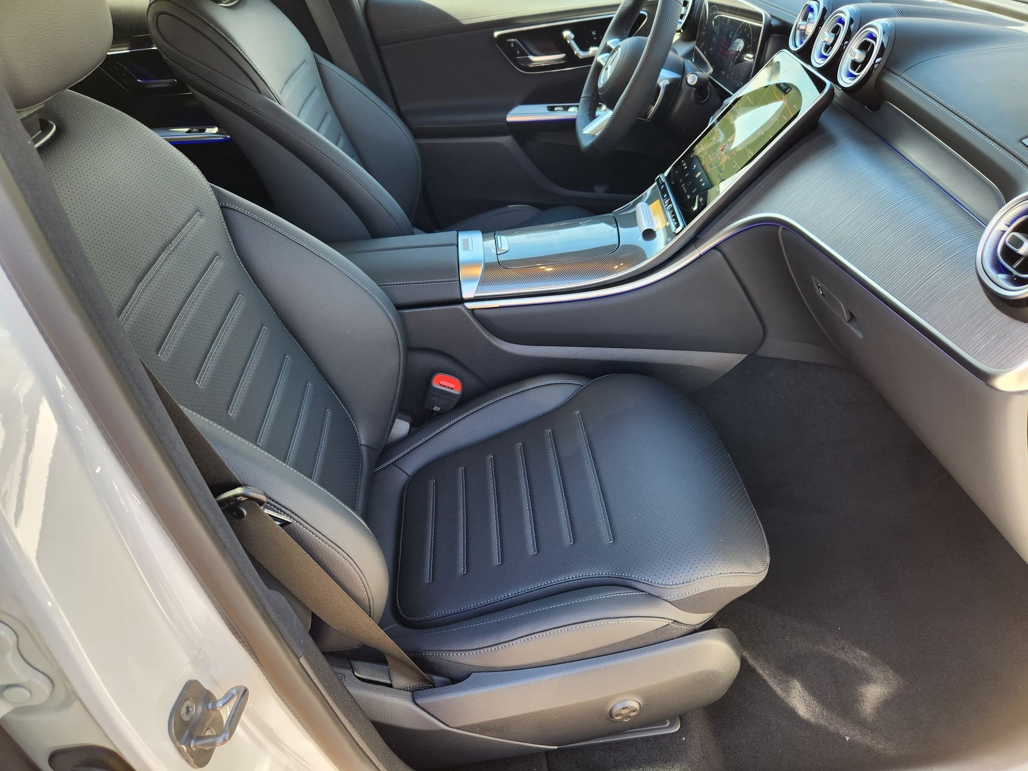 New 2027 Polar White Mercedes-Benz GLC 300 4MATIC® image 15