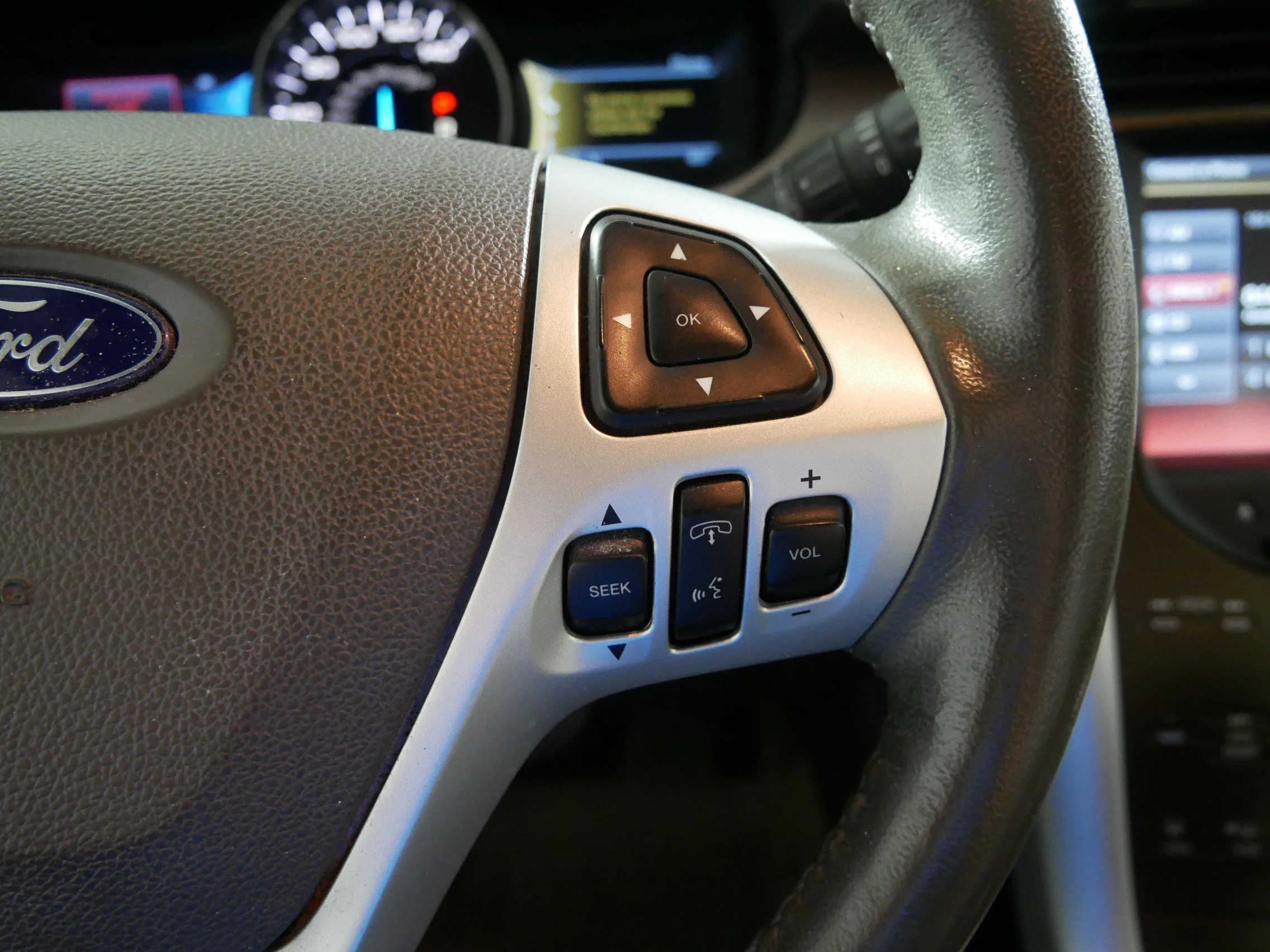 Used 2011 Kona Blue Metallic Ford SEL image 28