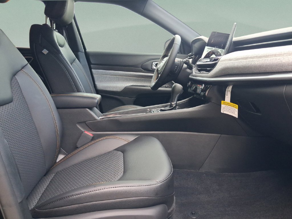 New 2026 Black Jeep Latitude image 29