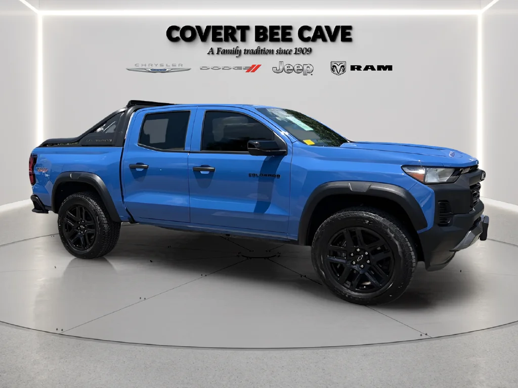 Used 2025 Blue Chevrolet Trail Boss image 16