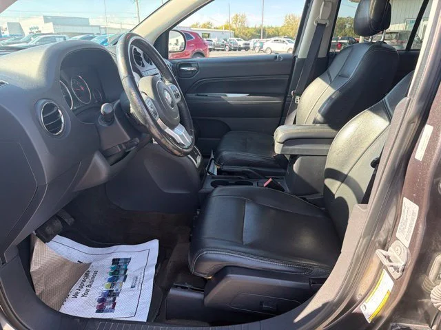 Used 2017 Gray Jeep Latitude image 12