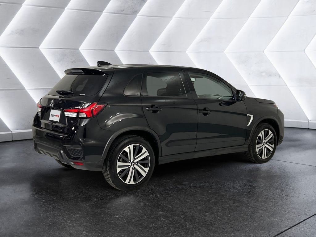 Used 2024 Black Mitsubishi 2.0 SE image 4