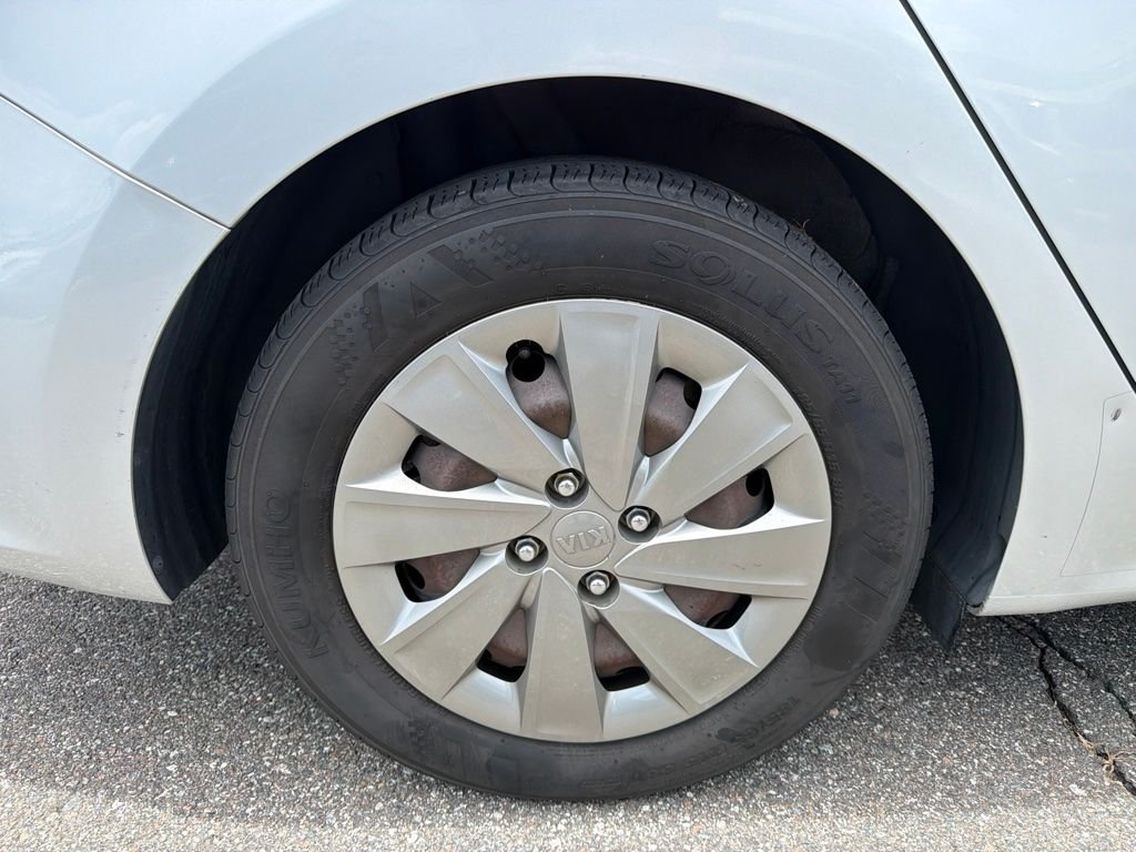 Used 2020 Silky Silver Kia S image 25