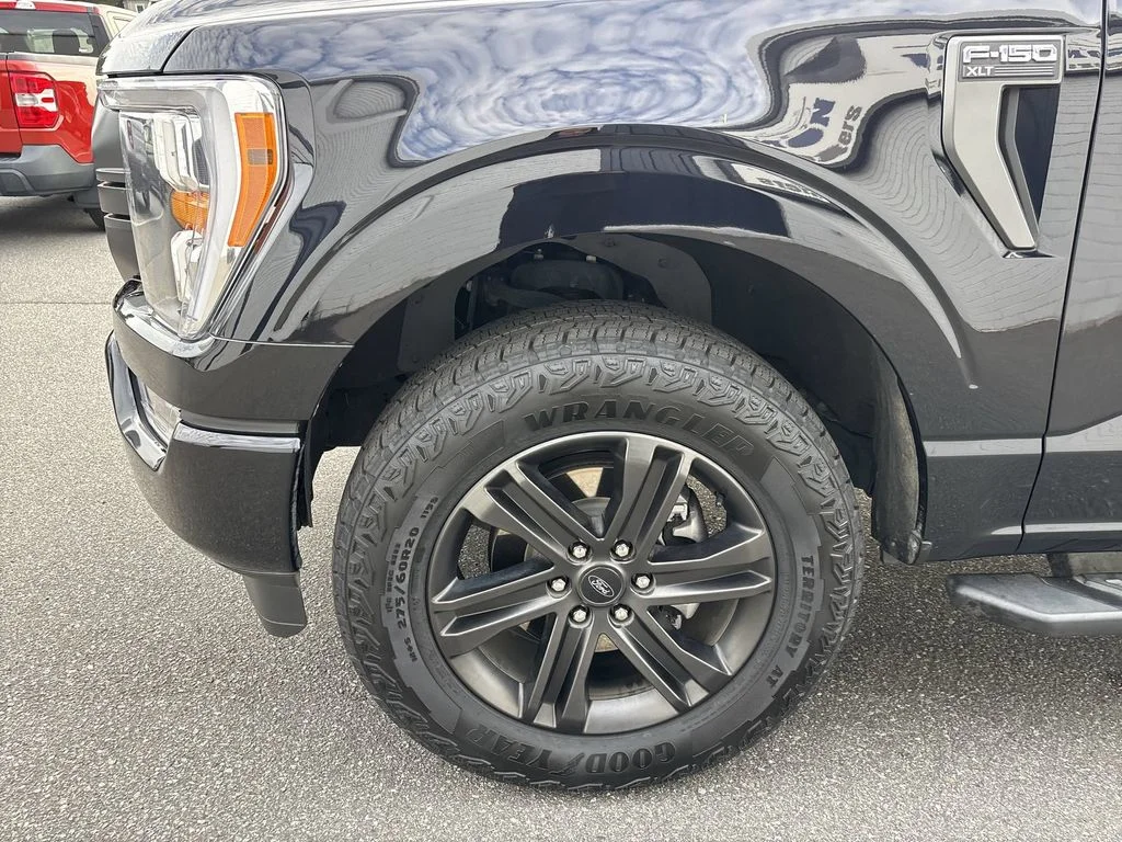 Used 2022 Black Ford XLT image 18