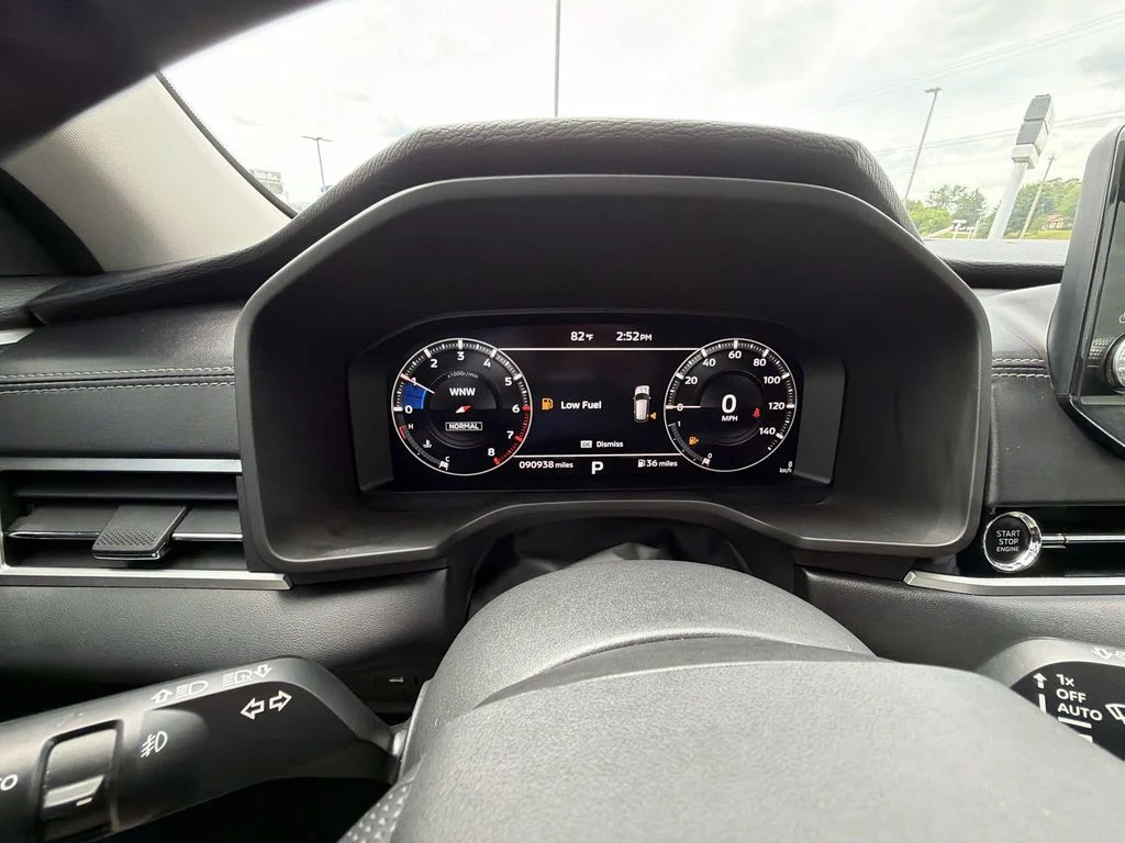 Used 2022 Gray Mitsubishi SEL image 21