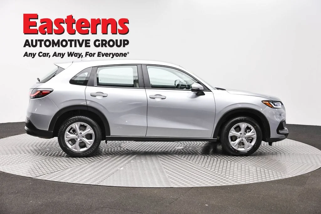 Used 2025 Silver Honda LX image 4