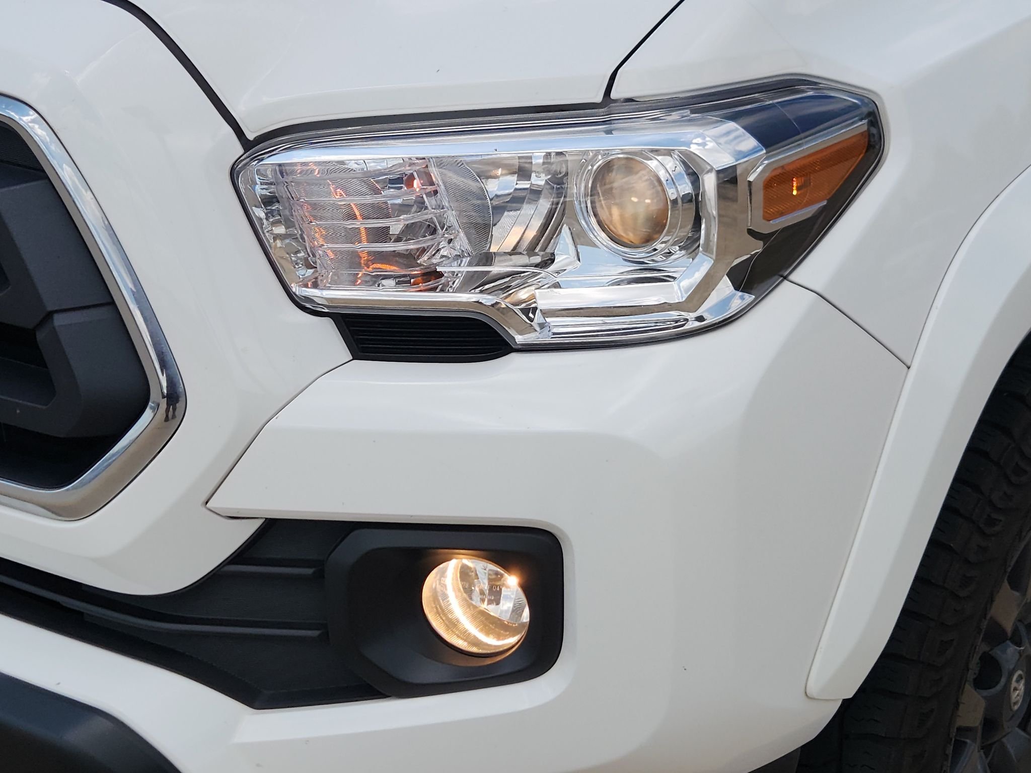 Used 2023 Ice Cap Toyota SR5 image 8