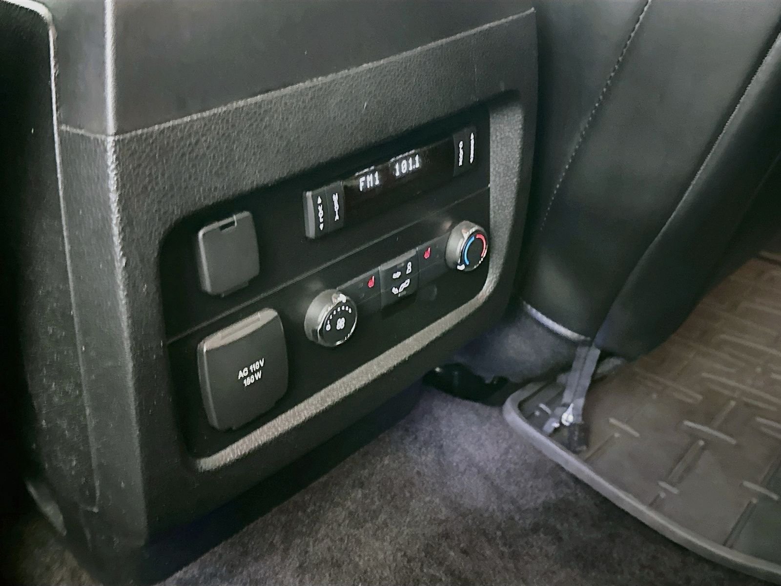 Used 2015 Magnetic Metallic Lincoln Base image 27