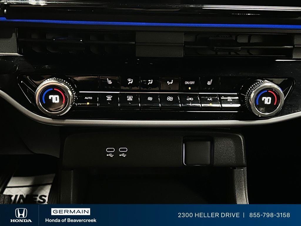 Used 2025 Mercury Silver Metallic Honda Touring image 23