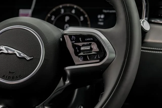 2026 Jaguar F-Pace R-Dynamic S - Photo 22