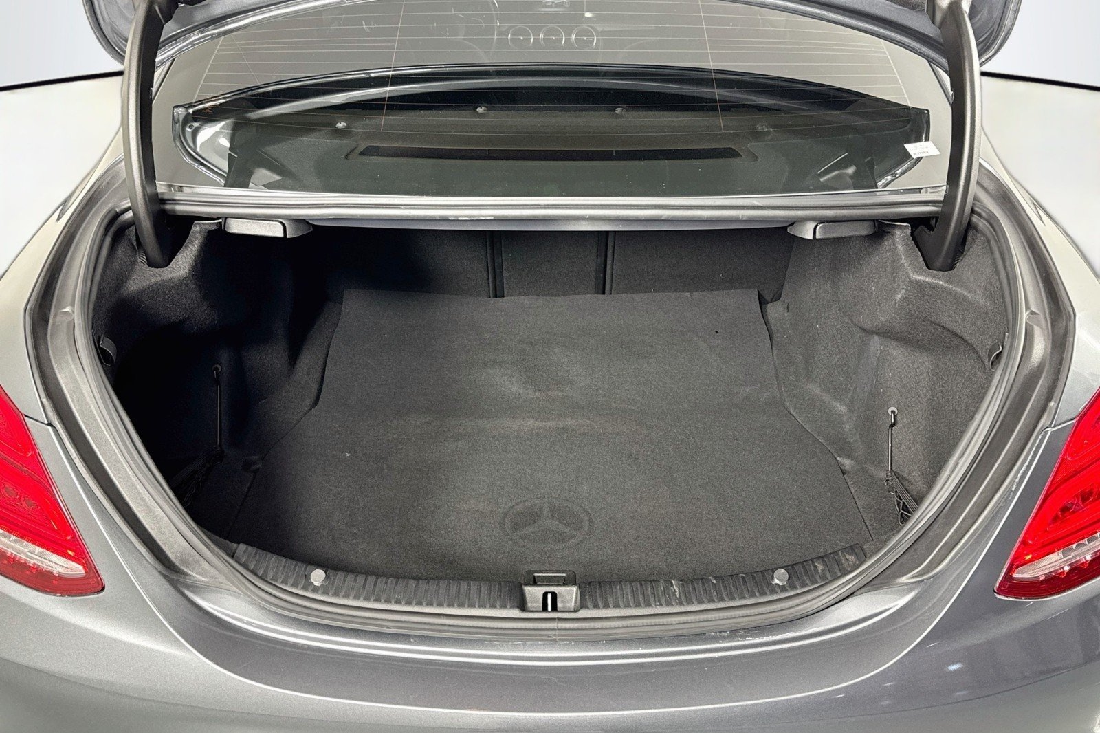 Used 2018 Selenite Grey Metallic Mercedes-Benz C 300 image 23