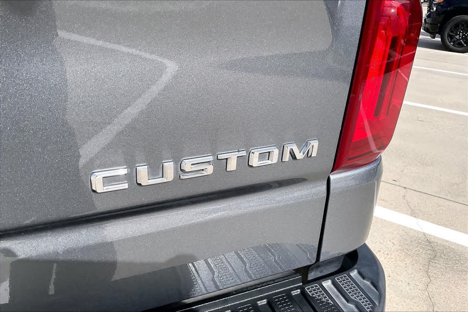 Used 2022 Satin Steel Metallic Chevrolet Custom image 10