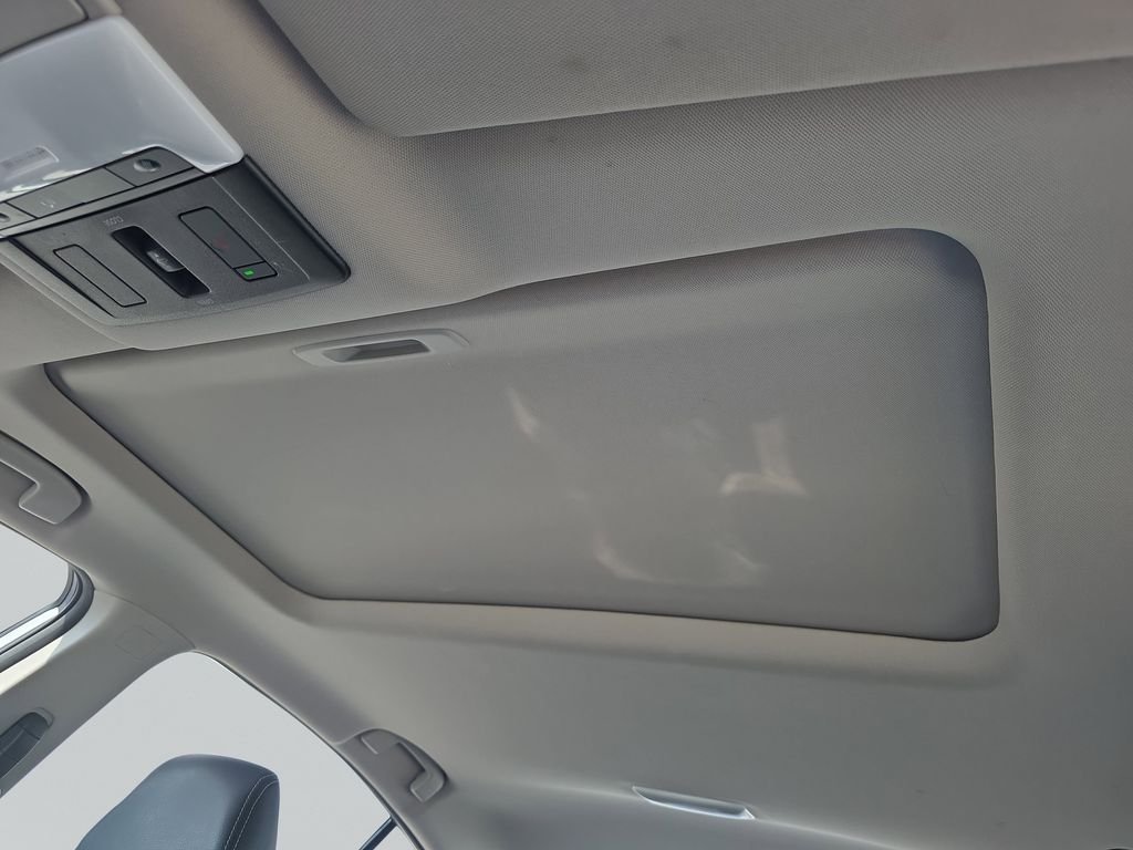 Used 2024 Pearl White Tricoat Nissan 2.5 SL image 34