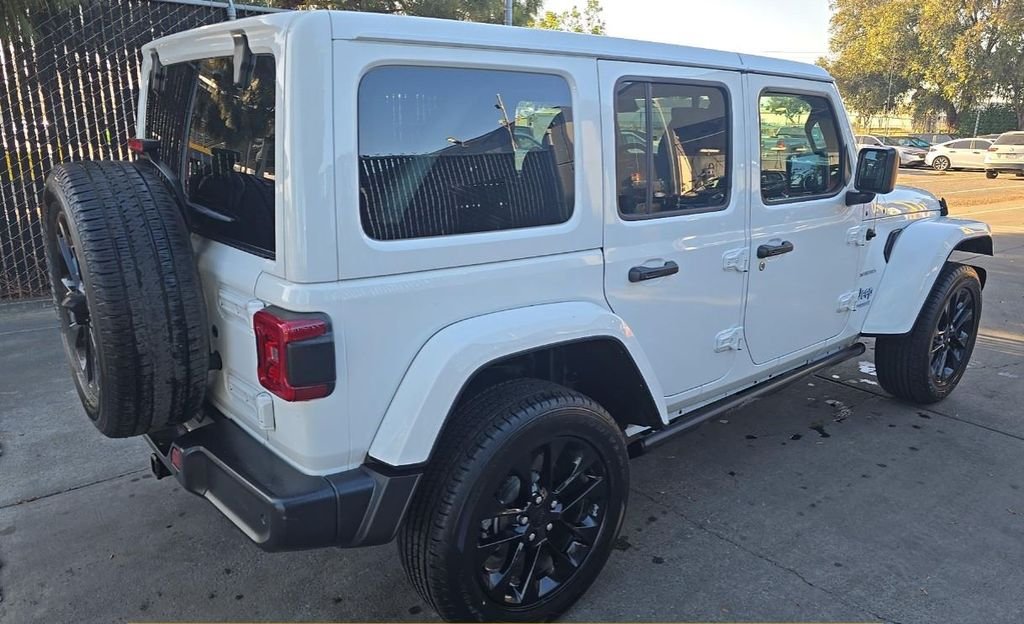 Used 2021 White/off-white Jeep Unlimited Sahara 4xe image 4