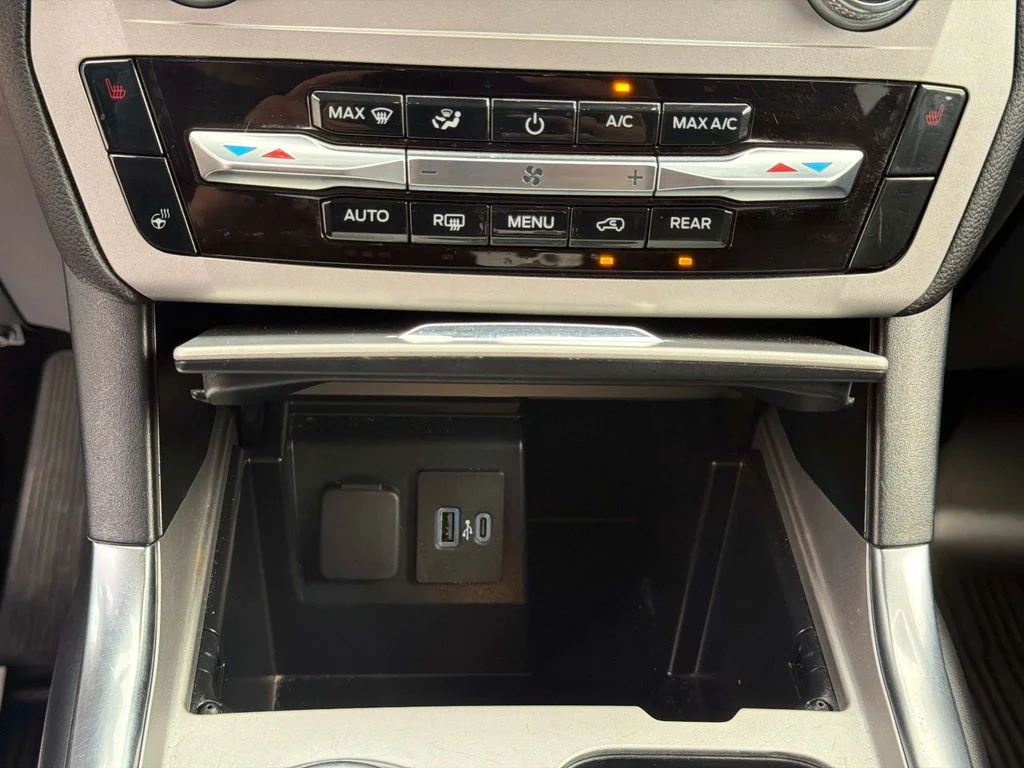 Used 2023 Silver Ford XLT image 28