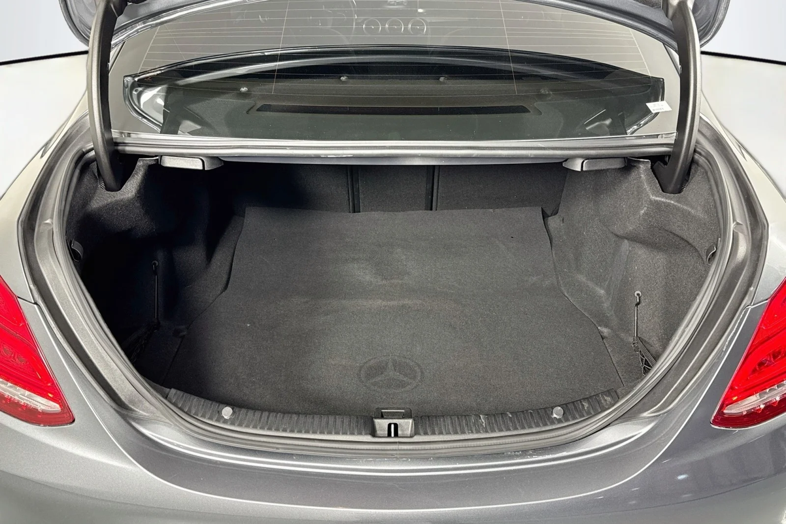 Used 2018 Selenite Grey Metallic Mercedes-Benz C 300 image 22