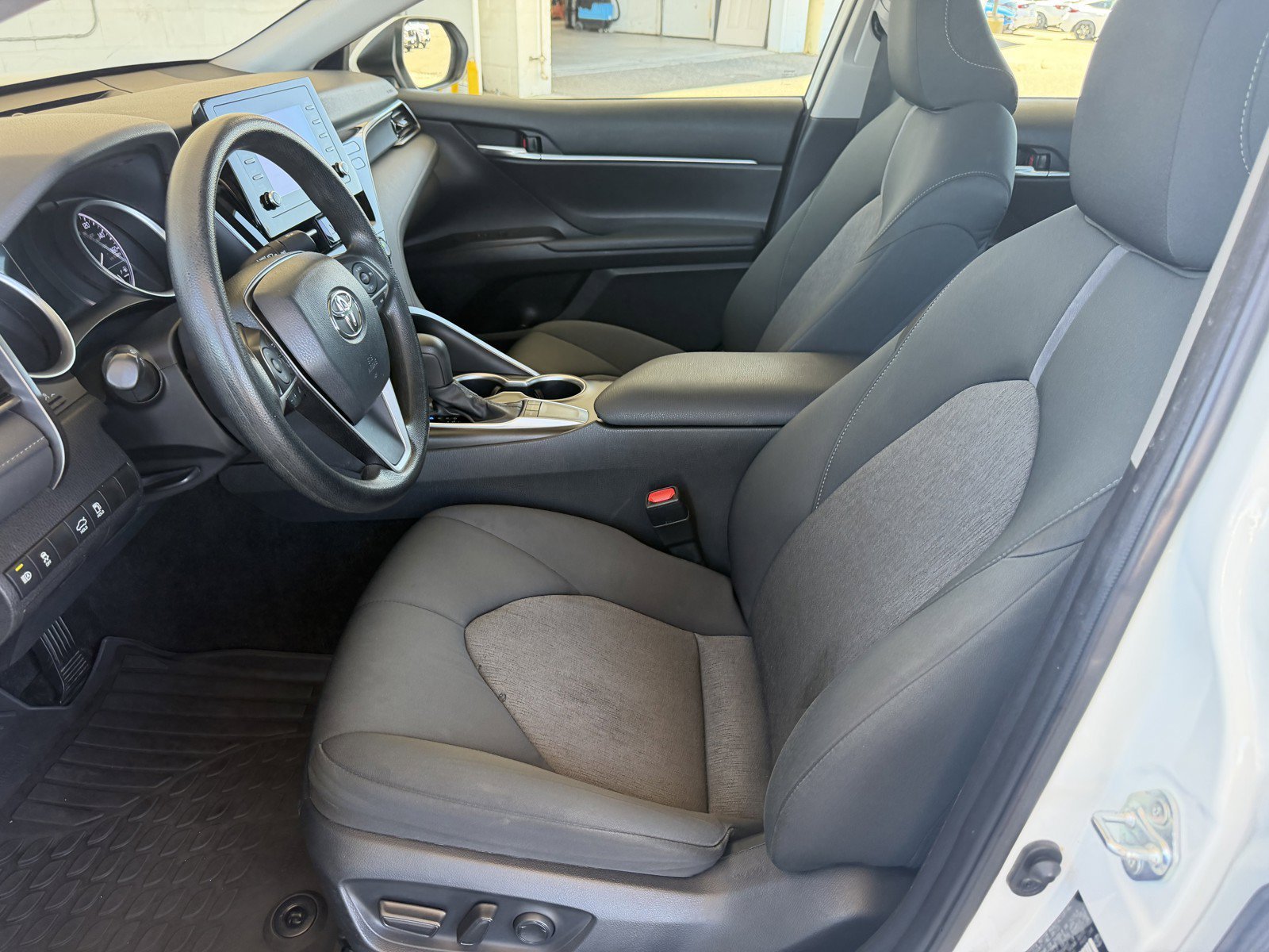 Used 2024 Ice Cap Toyota LE image 21